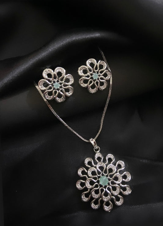 Shaina AD Pendant set