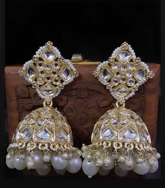 Kundan jhumka